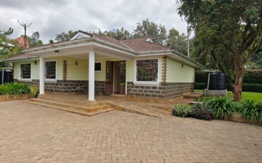 3 bedroom bungalow plus DSQ to let in Karen